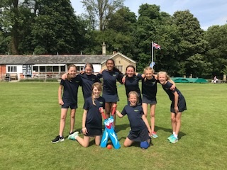 girls cricket team